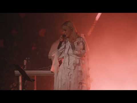 Видео: Тося Чайкина - Звезда моя далекая (Дмитрий Маликов cover, live 2023, Урбан)