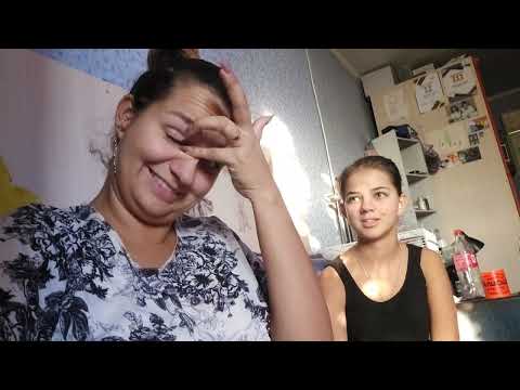 Видео: Афина танцует в садике/ Распаковка Kinder Stranger Things/ Athena dancing in kindergarten