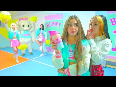 Видео: ТРУДНИЯТ ИЗБОР НА ДИАНА! Ще бъде ли приет стар приятел в отбора на мажоретките?