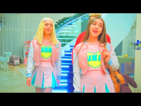 Видео: УЧИЛИЩНО СЪСТЕЗАНИЕ 🏆 Кой нагласи мажоретките Bunny?