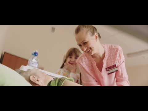 Видео: Путешествие в медицинское волонтерство. Путь волонтера