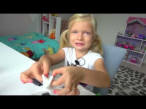 Видео: СОФИЯ КАК МАМА. КУПИЛА САМА КОСМЕТИКУ. СОФУНЬЯ ШАЛУНЬЯ