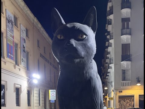 Видео: Завершение праздника огня в Валенсии Las Fallas, как сжигают фигуры