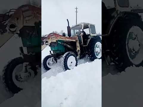 Видео: юмз 6 чистит снег куном