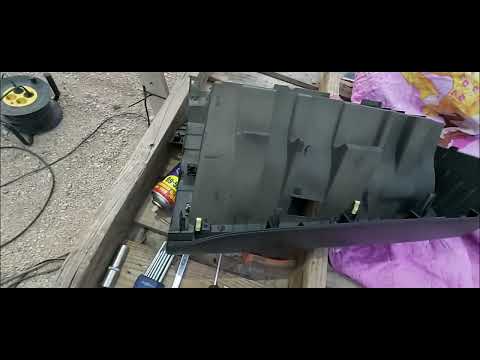 Видео: Снятие торпеды с Toyota Camry 40