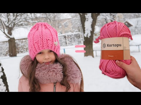 Видео: Шапка из толстой пряжи спицами 💋 Hat with thick yarn knitting pattern
