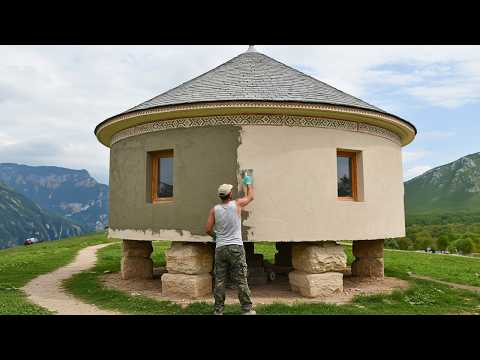 Видео: Этот парень построил круглый дом всего за 3 дня! От начала до конца!