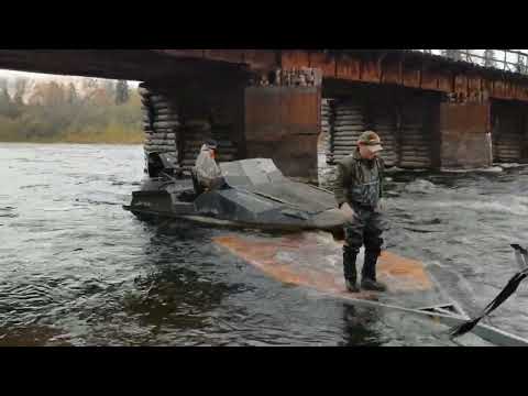 Видео: спуск на воду, р. Анюй discovery evolution 530