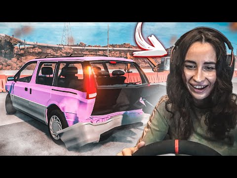 Видео: МОЯ ДЕВУШКА ВПЕРВЫЕ ИГРАЕТ В BEAM NG DRIVE С РУЛЁМ! ОЛЯ ПИНГВИН РАЗБИВАЕТ ТАЧКИ!