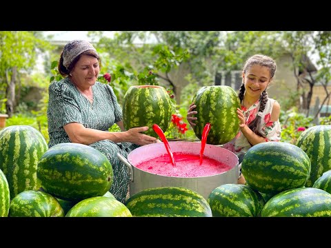 Видео: Бабушка консервирует арбузный сок на зиму! вкуснее свежего