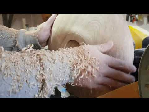 Видео: Точение большой тарелки из ясеня.