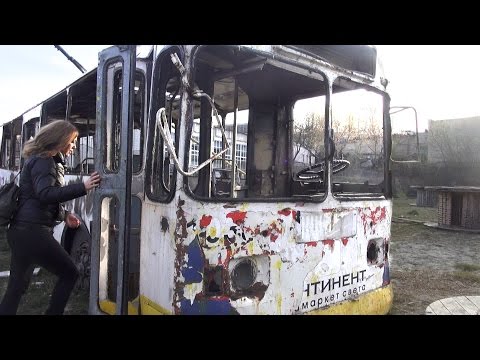 Видео: Старый списанный троллейбус ЗИУ ХТИ682ГОО / Нашла колбасу в лесу!!!