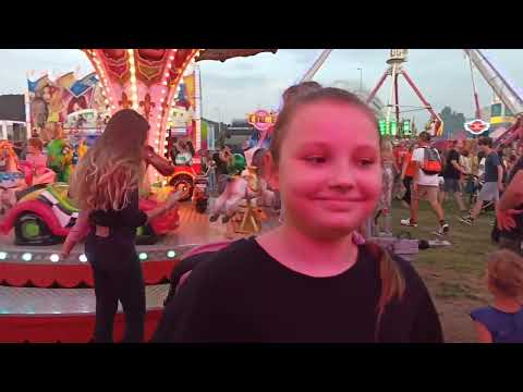 Видео: 🇺🇦 в 🇸🇰 Атракціони, каруселі, американські горки в Словаччині місто Нітра!