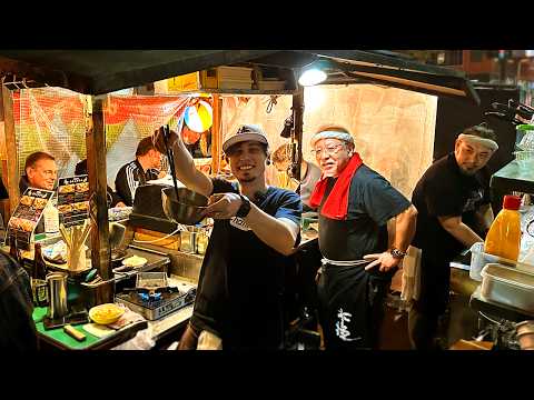 Видео: Молодой харизматичный француз работает на японской уличной кухне в Фукуоке!