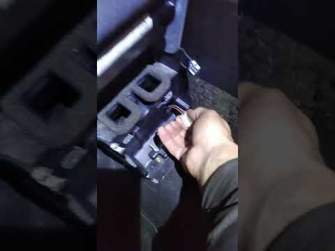 Видео: Замена троса ручника фольц гольф 4.