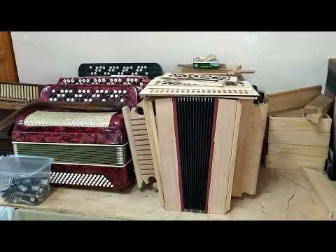 Видео: В гостях у Елецкого мастера по ремонту рояльных гармоней Матюхина Николая Афанасьевича.