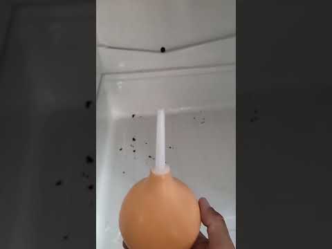 Видео: Холодильник Samsung - прочистка дренажной системы