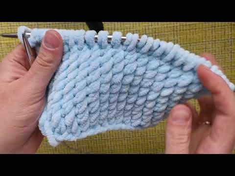 Видео: Красивый узор спицами из плюшевой пряжи для пледа / Beautiful pattern of plush yarn knitting needles