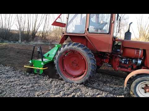 Видео: Фрезерование земли с фрезой BOMET 1,6 M