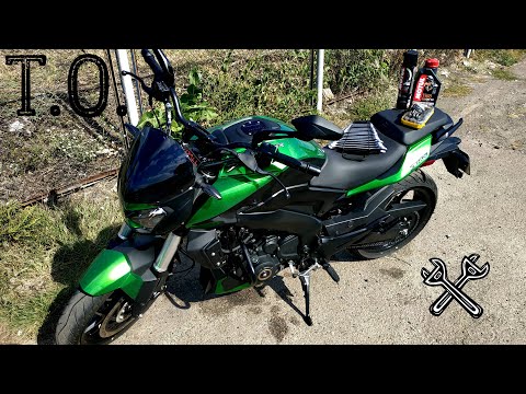 Видео: Bajaj Dominar 400 / ТЕХНИЧЕСКОЕ ОБСЛУЖИВАНИЕ / Замена масла после завершения периода обкатки