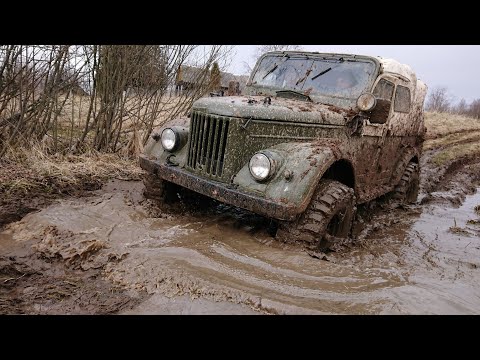 Видео: ГАЗ-69 на глиняном подъёме.