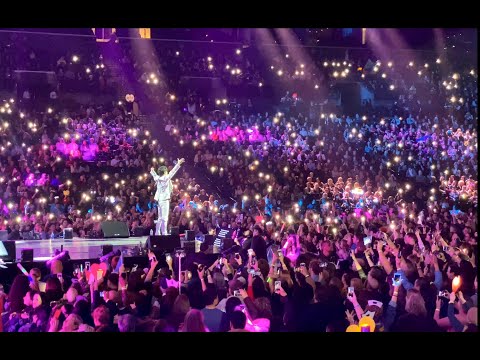 Видео: ДИМАШ - Dimash Kudaibergen Arnau "Envoy" Tour, New York, 10 Dec 2019