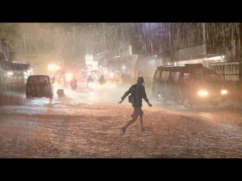 Видео: САМОЕ БОЛЬШОЕ ШОУ МОЛНИЙ НОЧЬЮ, МОЛНИИ ПРОДОЛЖАЮТ СВЕЧАТЬ НАД ГОЛОВОЙ