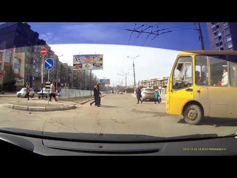 Видео: Алчевск, дороги после зимы.