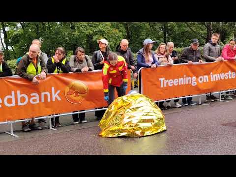 Видео: Первая девушка, которая выиграла забег на 42, 2 км!!! МОЛОДЕЦ! ТАК ДЕРЖАТЬ! #happy  #БЕГ #ФИНИШ #run