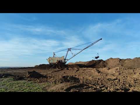 Видео: Шагающий экскаватор ЭШ-6/45. Карьер Кобуска.