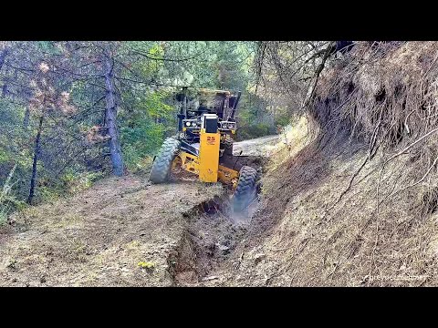 Видео: Как грейдер Deere 670 отремонтировал старые дороги: долгое исследование #грейдер #автогрейдер