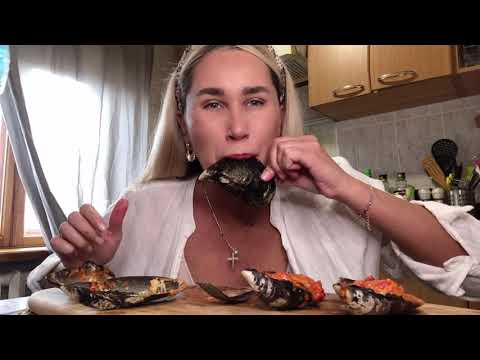 Видео: МУКБАНГ /САМЫЕ БОЛЬШИЕ МИДИИ С РУКУ /
