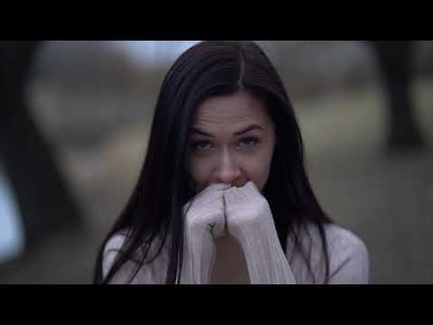 Видео: Эта женщина проникает в него, словно вирус гриппа...