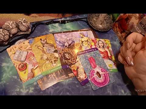 Видео: ‼️Почему он так себя ведёт❓🔮#таро #tarot #любовь #отношения 
