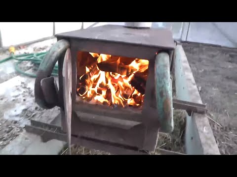 Видео: Обогрев теплицы сжиганием навоза .