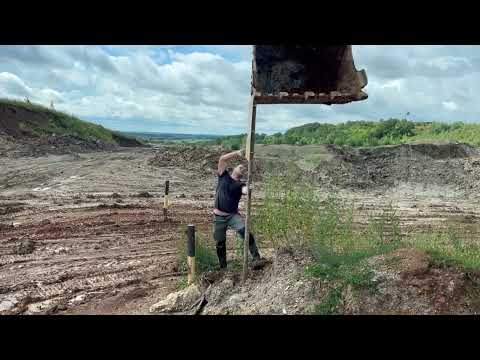 Видео: Работа на экскаваторе, пытаемся добывать глину.