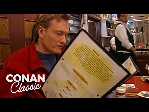 Видео: Конан идёт в магазин деликатесов | Поздняя ночь с Конаном О’Брайеном
