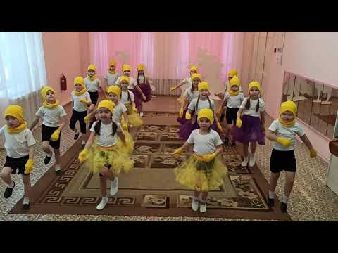 Видео: Подготовительная группа  Д/С 13 Танец "Вновь снежинок хоровод"