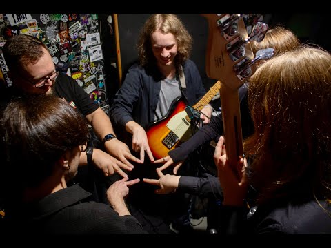 Видео: ouuutskirts - выступление на "ИСКРА*" 30.08.2025