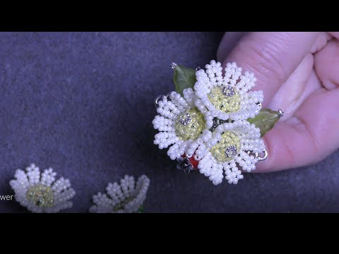 Видео: Tutorial: Beaded Flower. Ромашка из бисера.