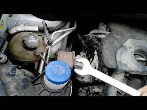 Видео: Ситроен Берлинго 1.6 eHDi 2012 год. Замена ремня генератора