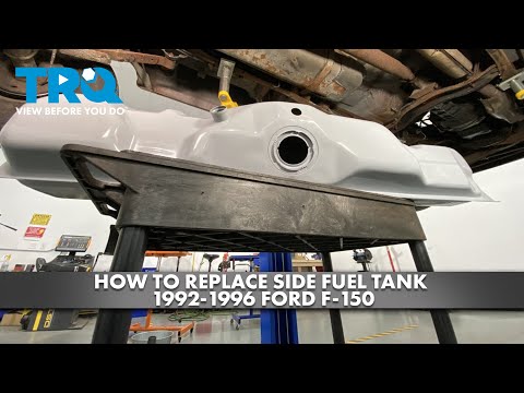 Видео: Как заменить боковой топливный бак на Ford F-150 1992–1996 годов