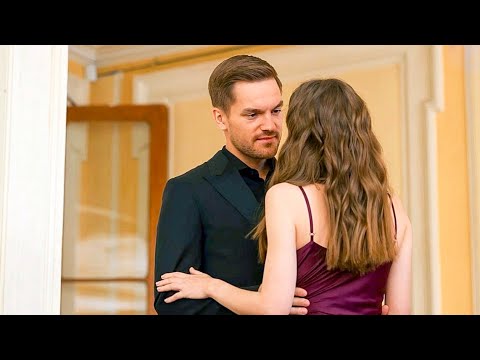 Видео: Построение отношений с разумом: Саша и Градский💕, моменты. Часть 2 (Постучись в мою дверь в Москве)