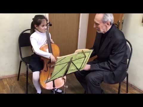 Видео: Урок по виолончели с второклассницей.