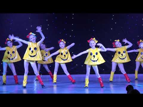 Видео: Ансамбль "Дивертисмент".ТОЧКА,ТОЧКА,ЗАПЯТАЯ.