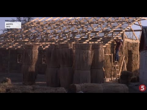 Видео: З глини, соломи та дерева: енергонезалежний будинок побудував чоловік у Дніпрі