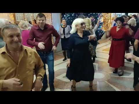 Видео: Белгород Танцы В Кругу Друзей