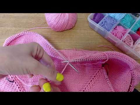 Видео: Как присоединить новый моток пряжи в вязании спицами. Переход к новому мотку. Незаметная смена нити