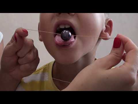 Видео: Логопедическая гимнастика с бусиной