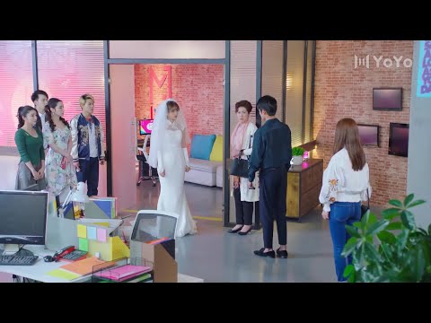 Видео: Она сделала предложение парню в прямом эфире, но парень объявил о помолвке с ее лучшей подругой.